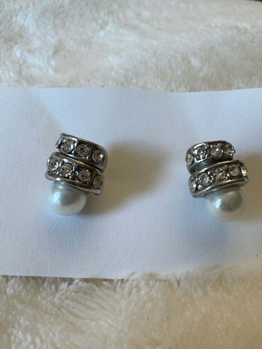 Silver Tone Crystal & Pearl Stud Earrings - Elegant Women's Costume Jewelry